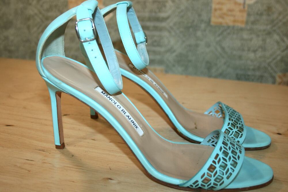 Manolo Blahnik Turquoise Blue Leather Ankle Strap Open Toe Heels 39.5 / 9 US